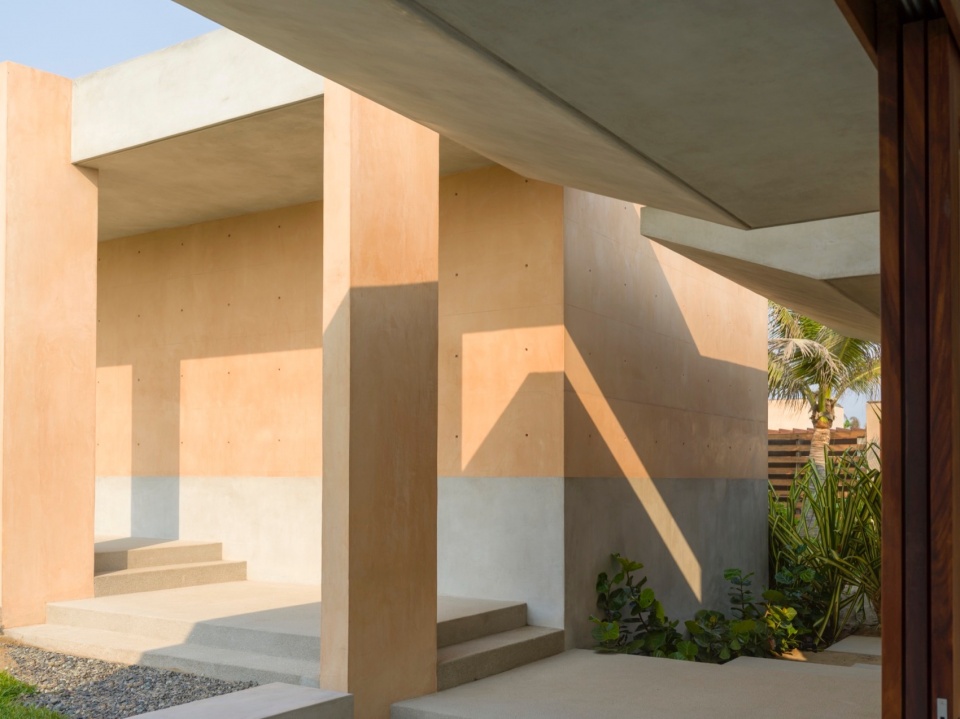 LYONS COMPLEX by CAAM Arquitectos