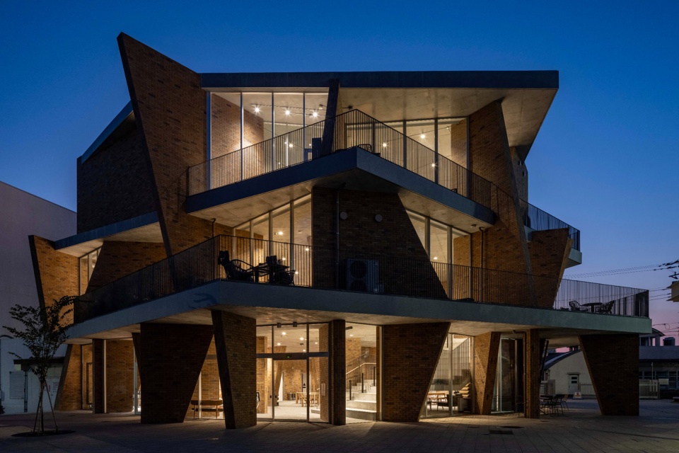 shonan institute of technology high school library by fukei