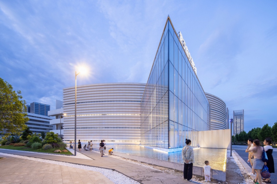 wuhan dongxihu cultural center by cadg daqiarchitects