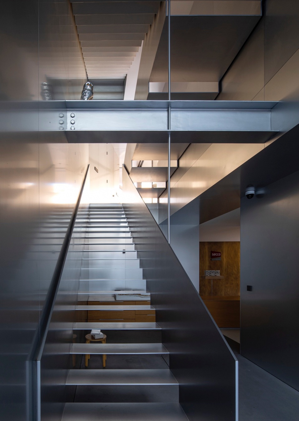 TAOA Reimagines an Old Industrial Building at 798 Art District into Its Office