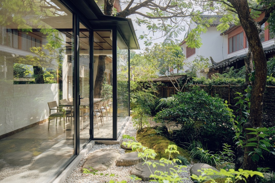 YORU by Ruhaus Studio
