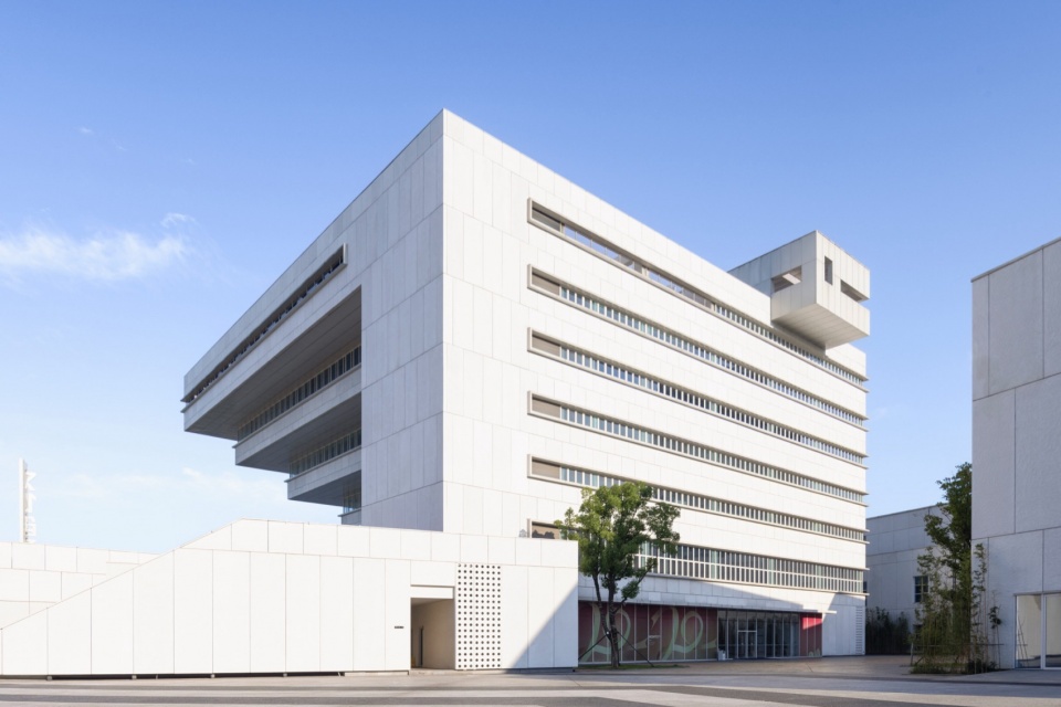 wuhan dongxihu cultural center by cadg daqiarchitects