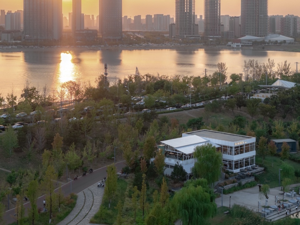 夕阳下的鸟瞰 Aerial view at sunset the renovation of jindi station