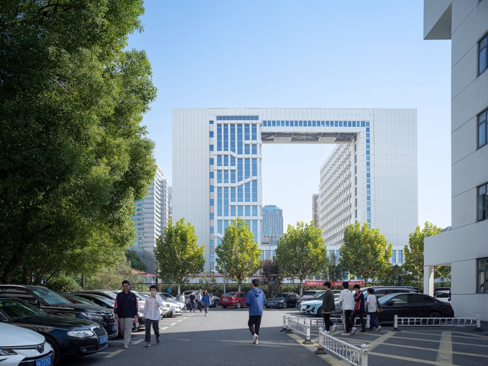 Industry Education Integration Project of Shanghai University of Engineering Science