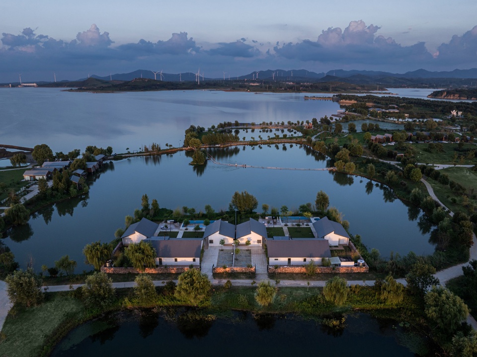 lakeside countryside homestay by menjue architects
