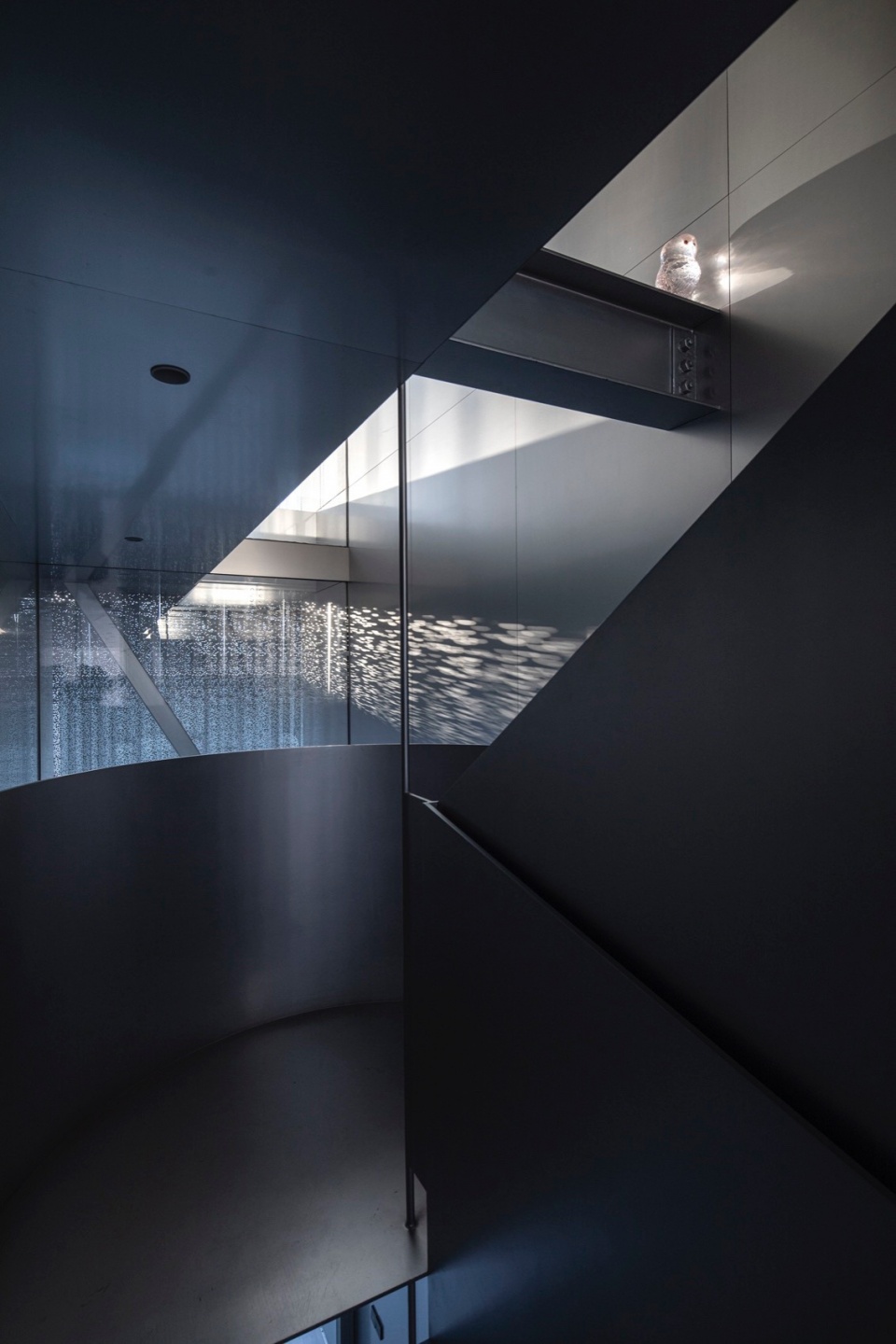 TAOA Reimagines an Old Industrial Building at 798 Art District into Its Office