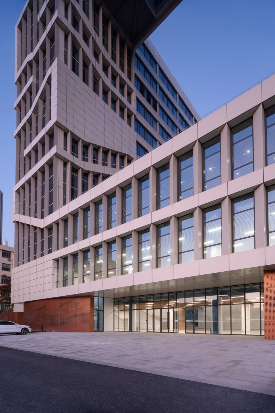 Industry Education Integration Project of Shanghai University of Engineering Science