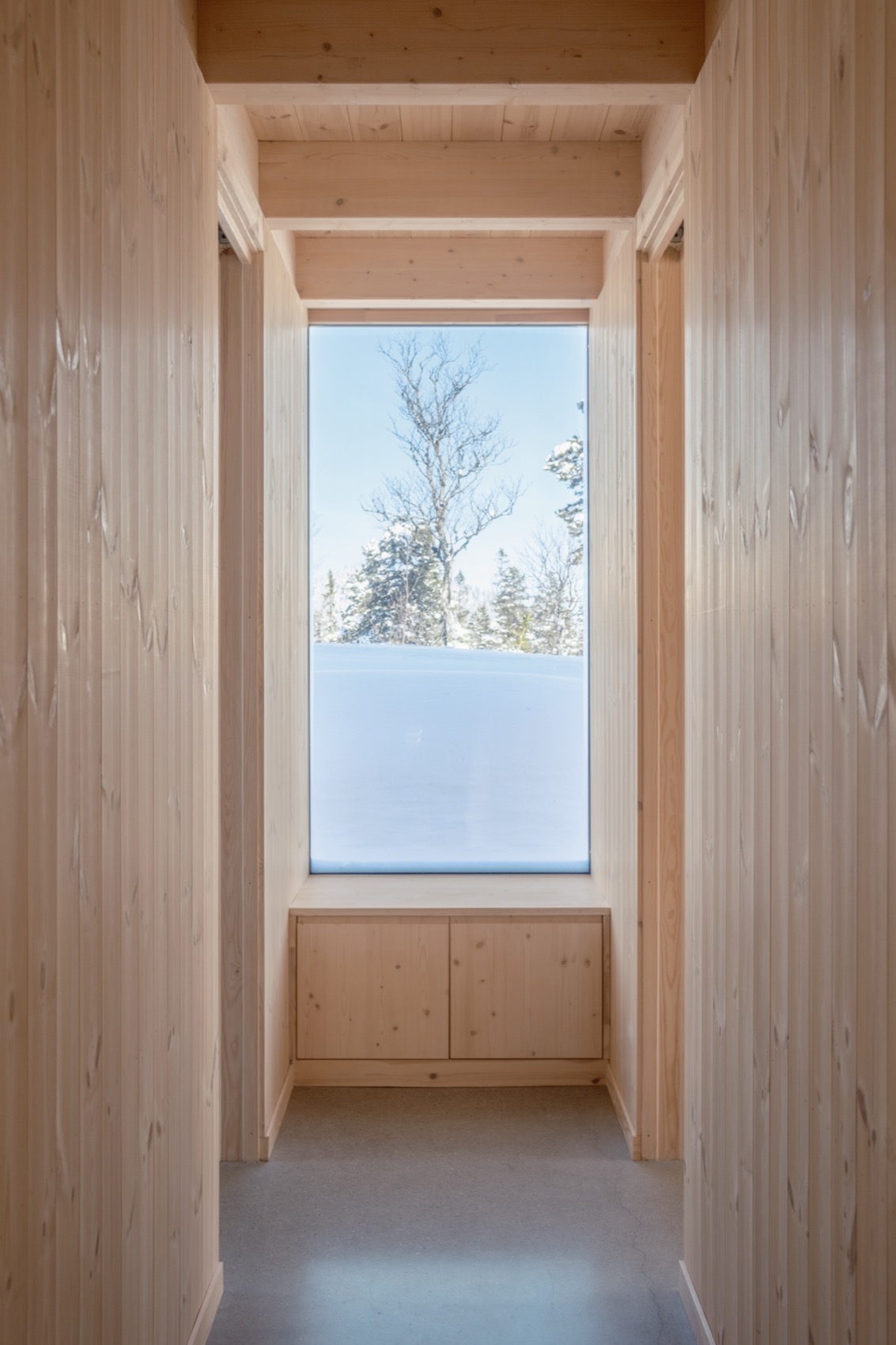 mountain cabin in hallandsfjell by quentin desfarges