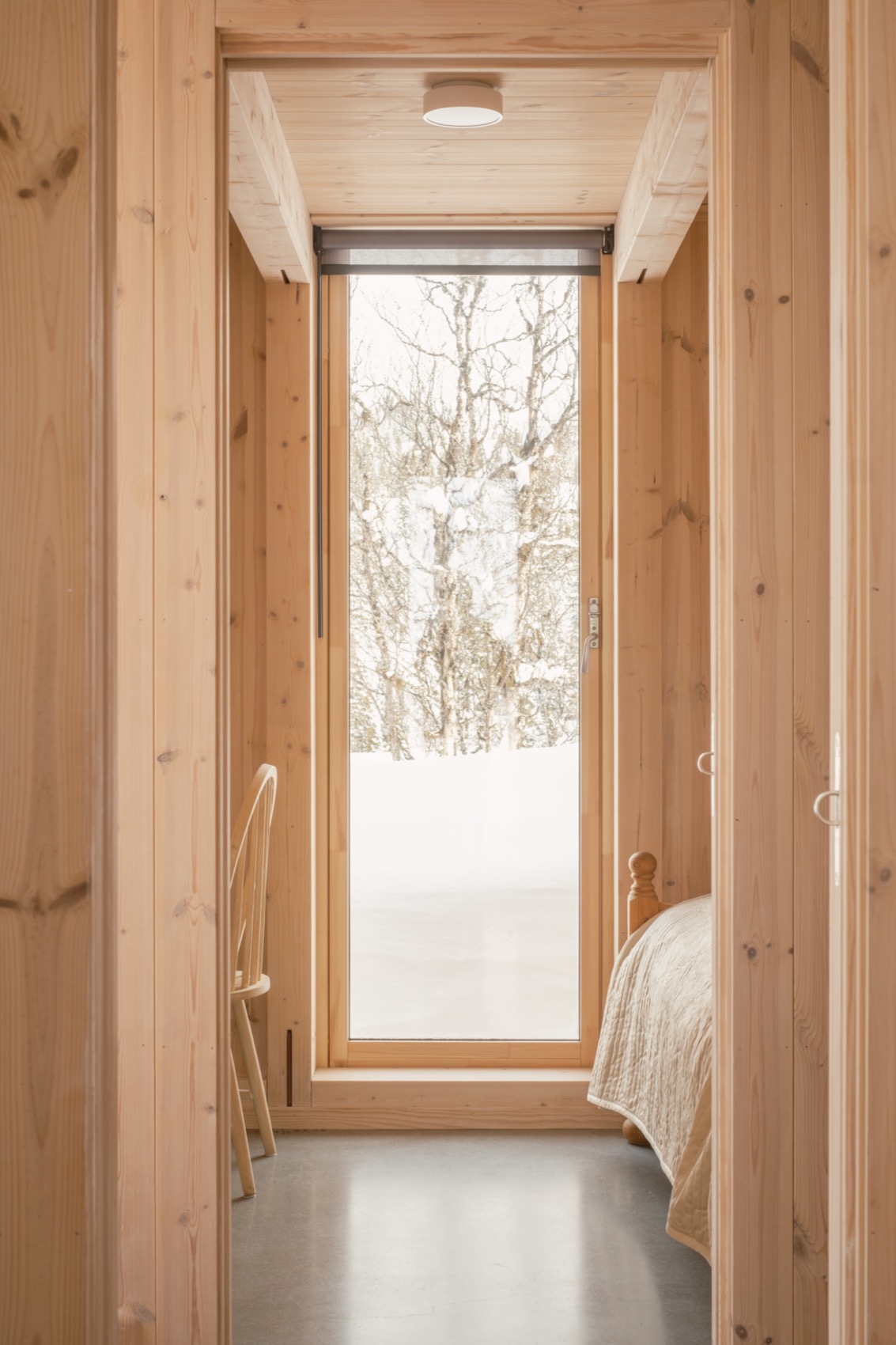 mountain cabin in hallandsfjell by quentin desfarges