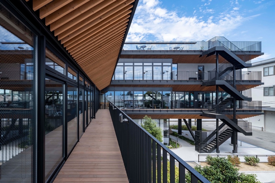 Juzen Chemical Corporation Head Office Building by KEY OPERATION INC ARCHITECTS