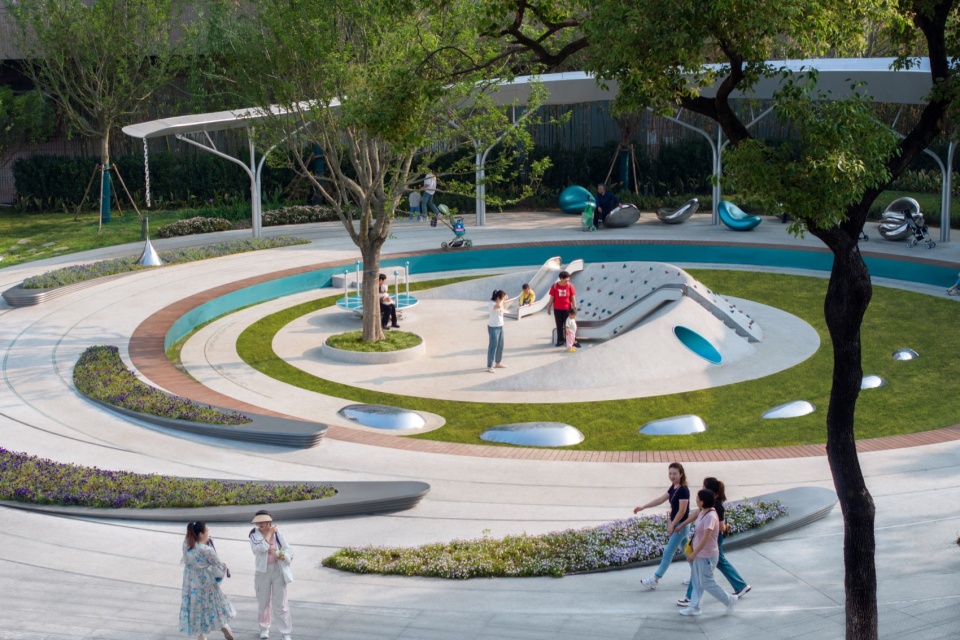 Rotating Water Drop Park HID