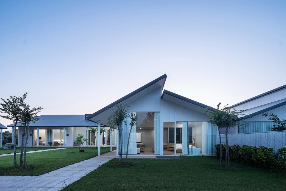 lakeside countryside homestay by menjue architects