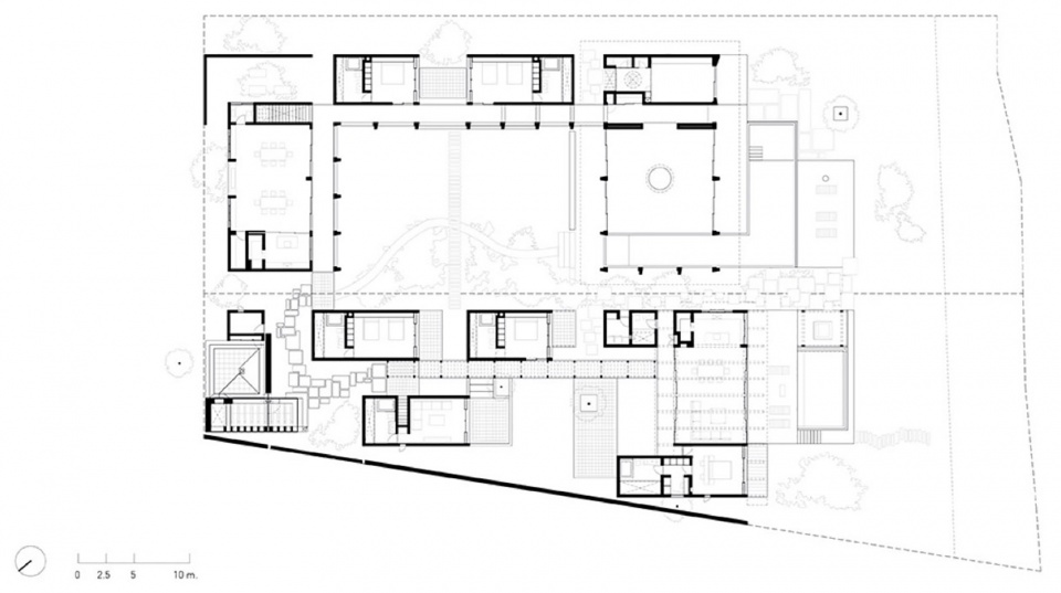 LYONS COMPLEX by CAAM Arquitectos