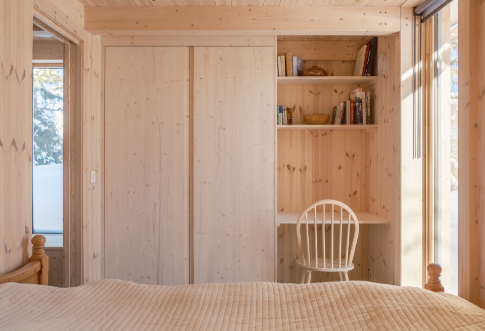 mountain cabin in hallandsfjell by quentin desfarges