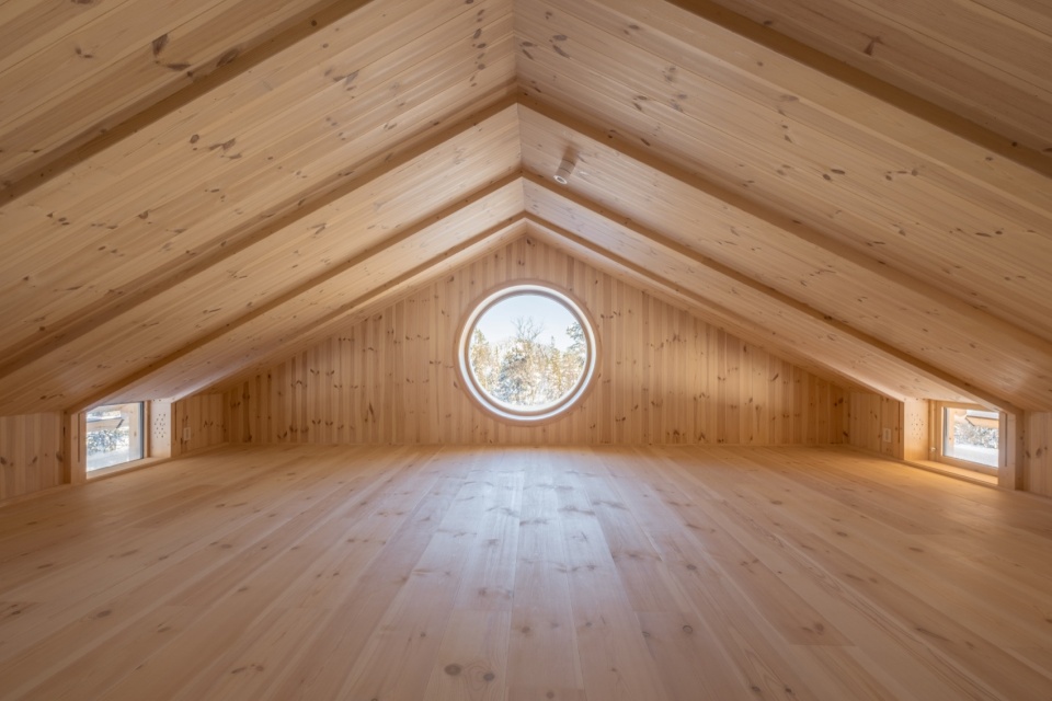 mountain cabin in hallandsfjell by quentin desfarges
