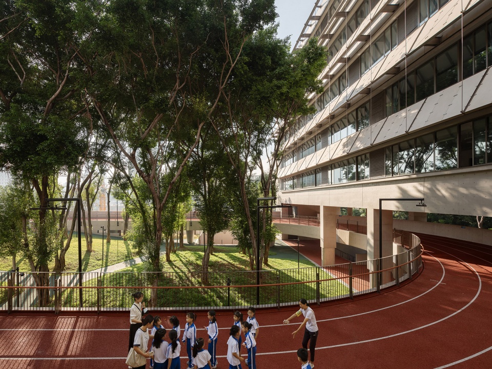 lai yuen foreign language primaray school by vector architect
