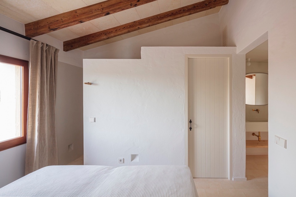 Casa T by Gabriel Montanes Arquitecto