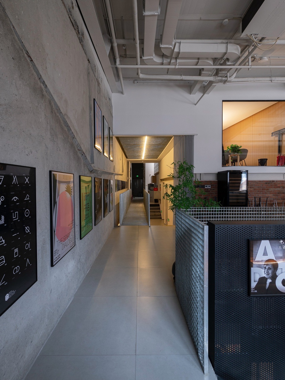 OWSPACE 通往办公区的廊道Corridor leading to the office area by CG DESIGN@CG DESIGN