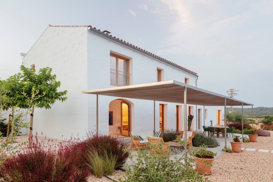 Casa T by Gabriel Montanes Arquitecto