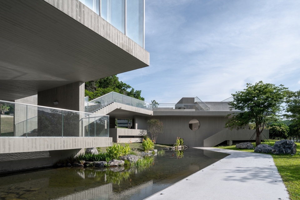 Sunshine Loft and Moon Pavilion