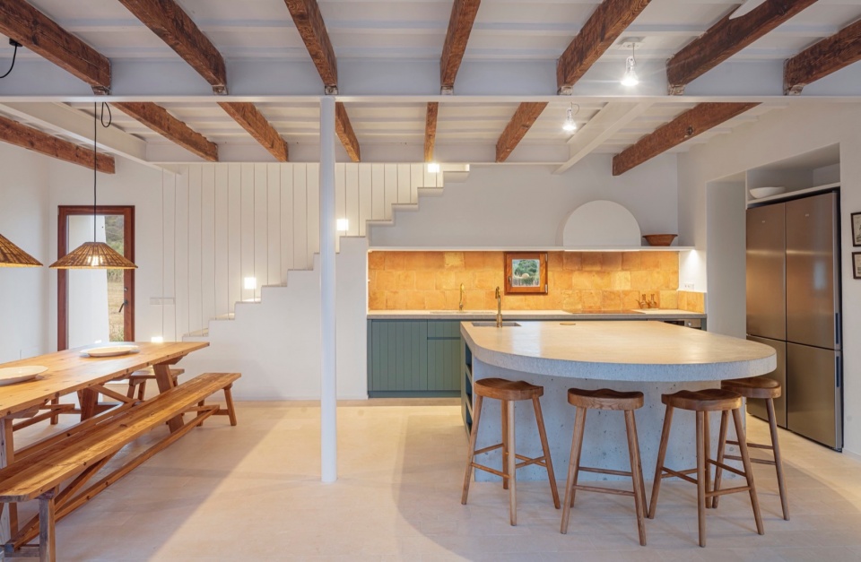 Casa T by Gabriel Montanes Arquitecto