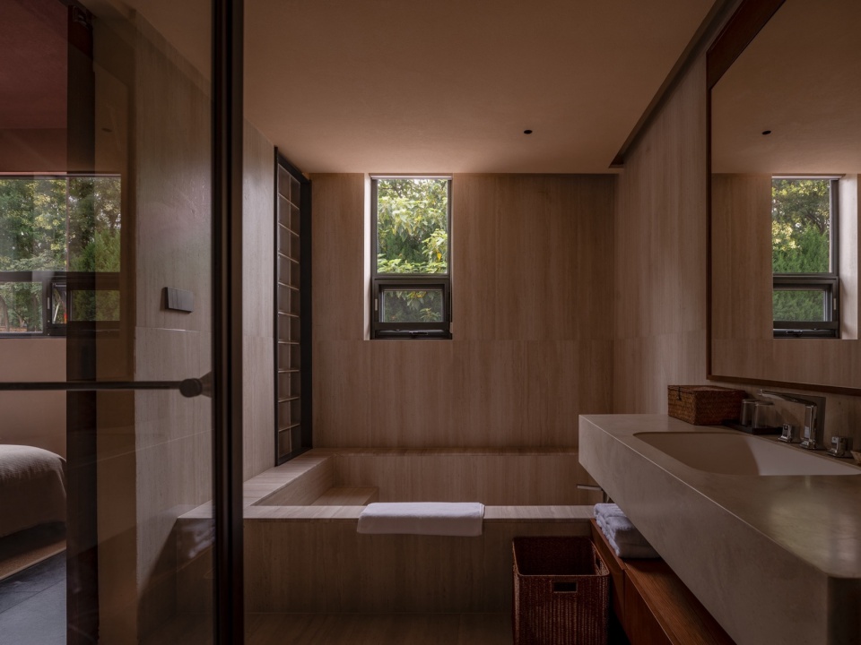Bushe Boutique Hotel