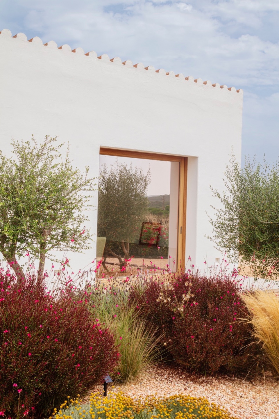 Casa T by Gabriel Montanes Arquitecto