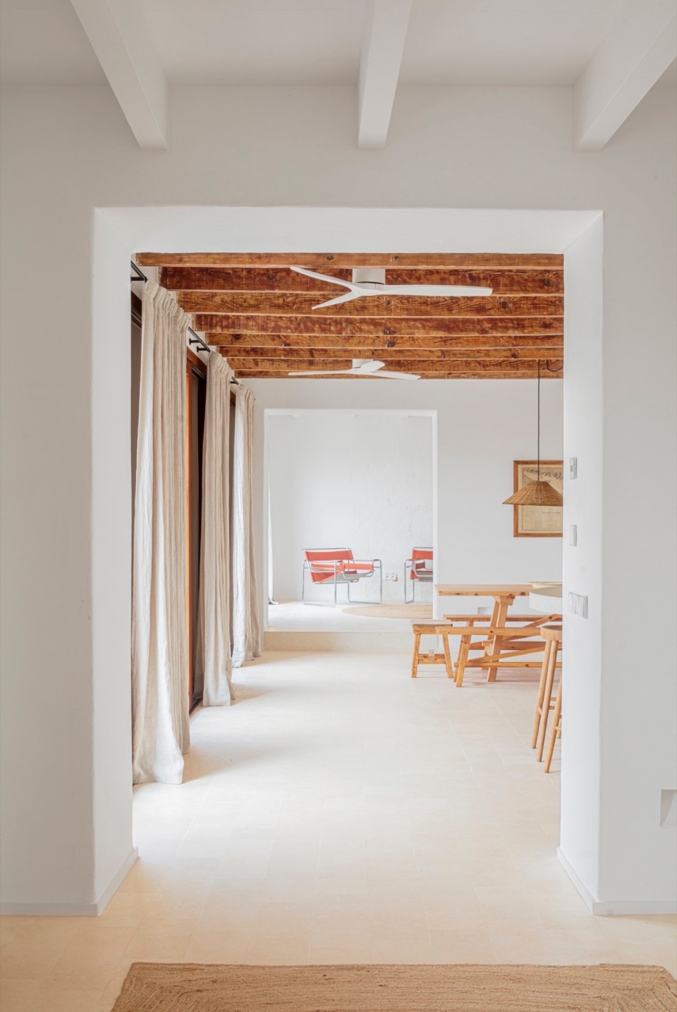 Casa T by Gabriel Montanes Arquitecto