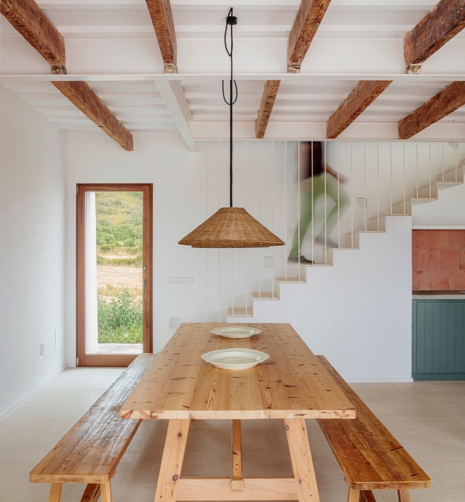 Casa T by Gabriel Montanes Arquitecto