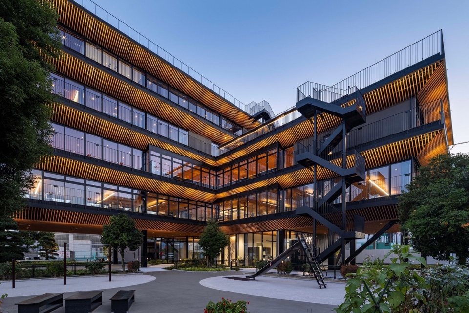 Juzen Chemical Corporation Head Office Building by KEY OPERATION INC ARCHITECTS