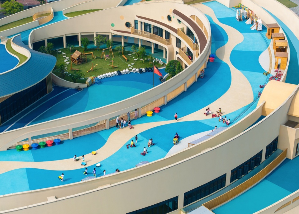 屋顶玩耍场地©文沛 central kindergarten
