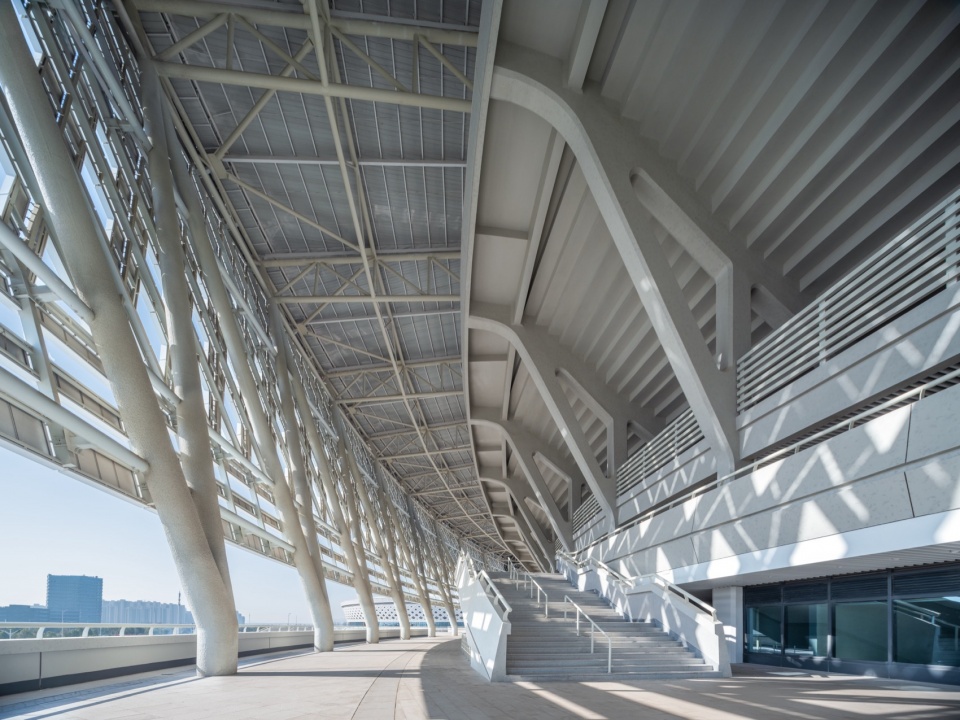 建筑空间与结构的结合 xiangyang national sports center