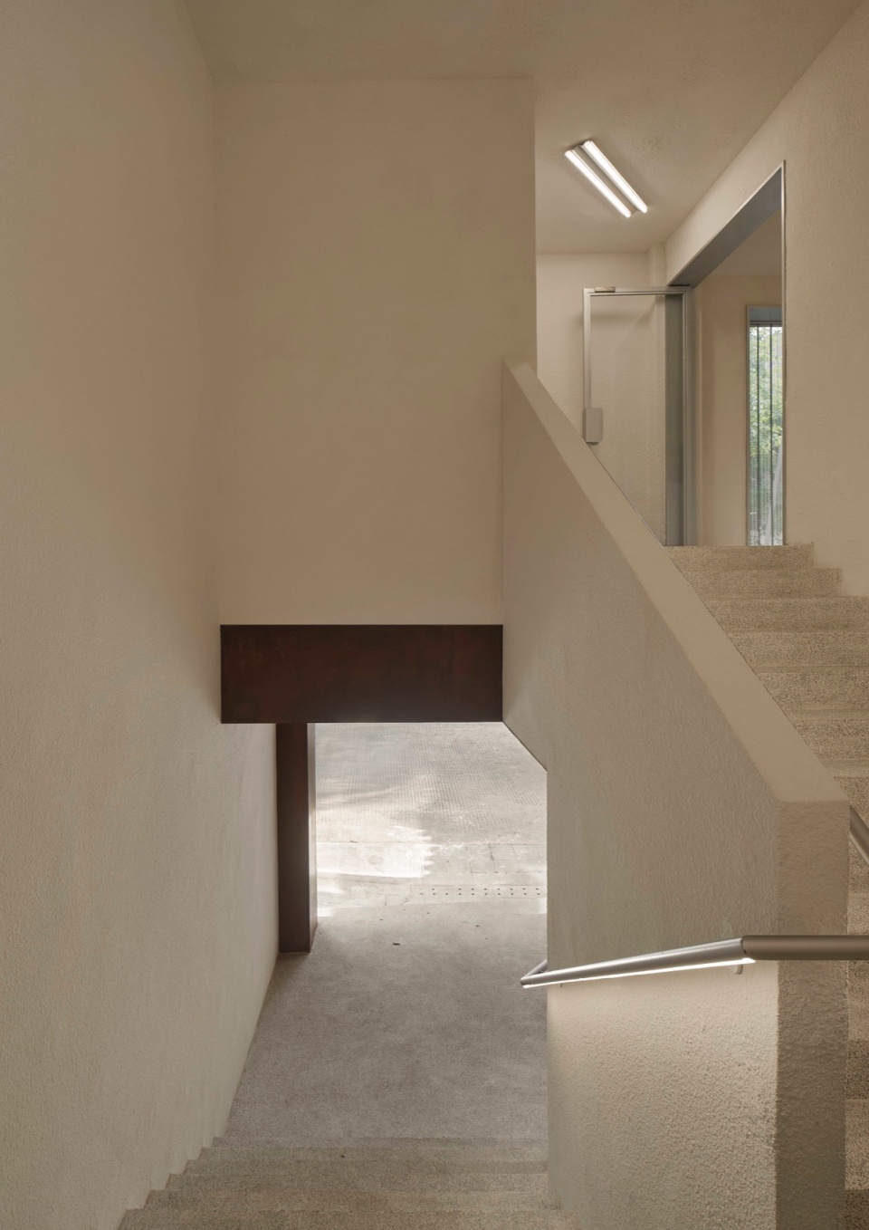主入口楼梯01Main Entrance Staircase 01©Howie moment boutique store