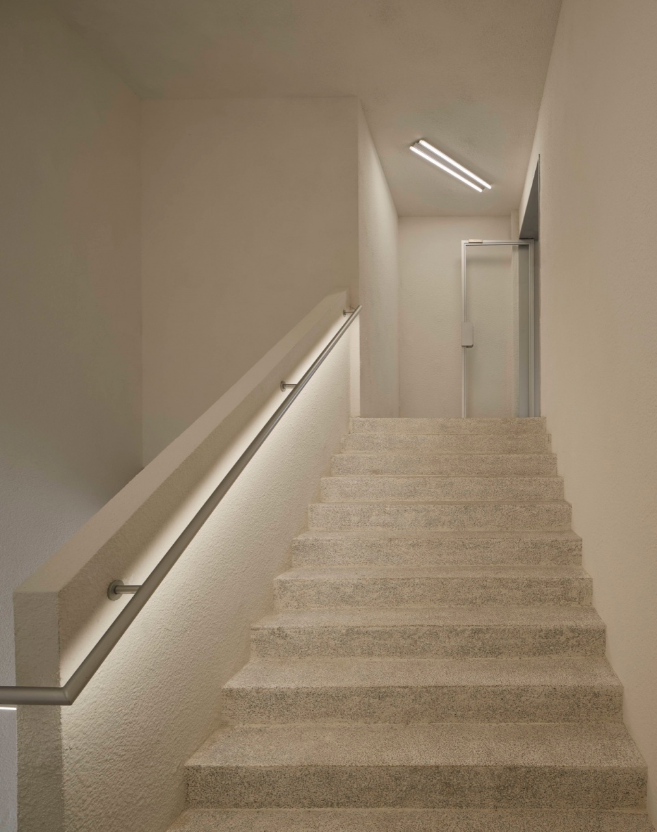 主入口楼梯02Main Entrance Staircase 02©Howie moment boutique store