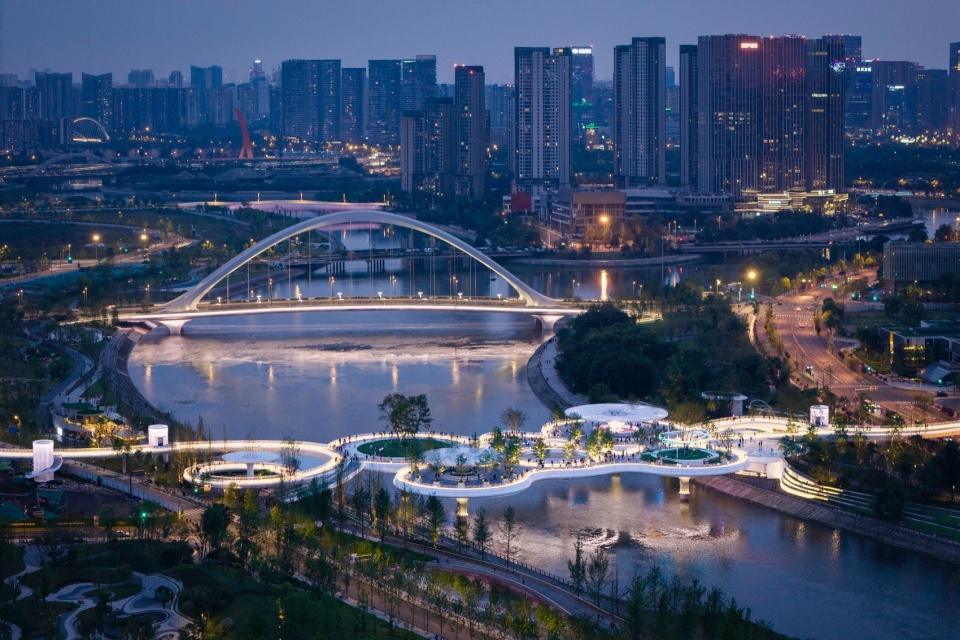 夜景鸟瞰(河狸景观摄影) chengdu floating park bridge