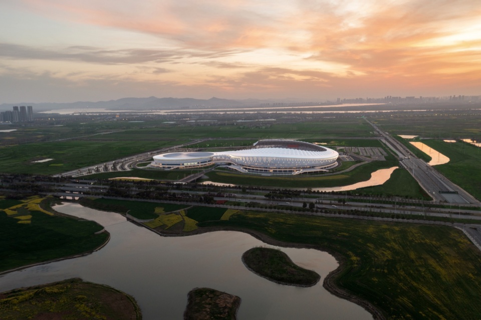 鹿门大道方向鸟瞰 xiangyang national sports center