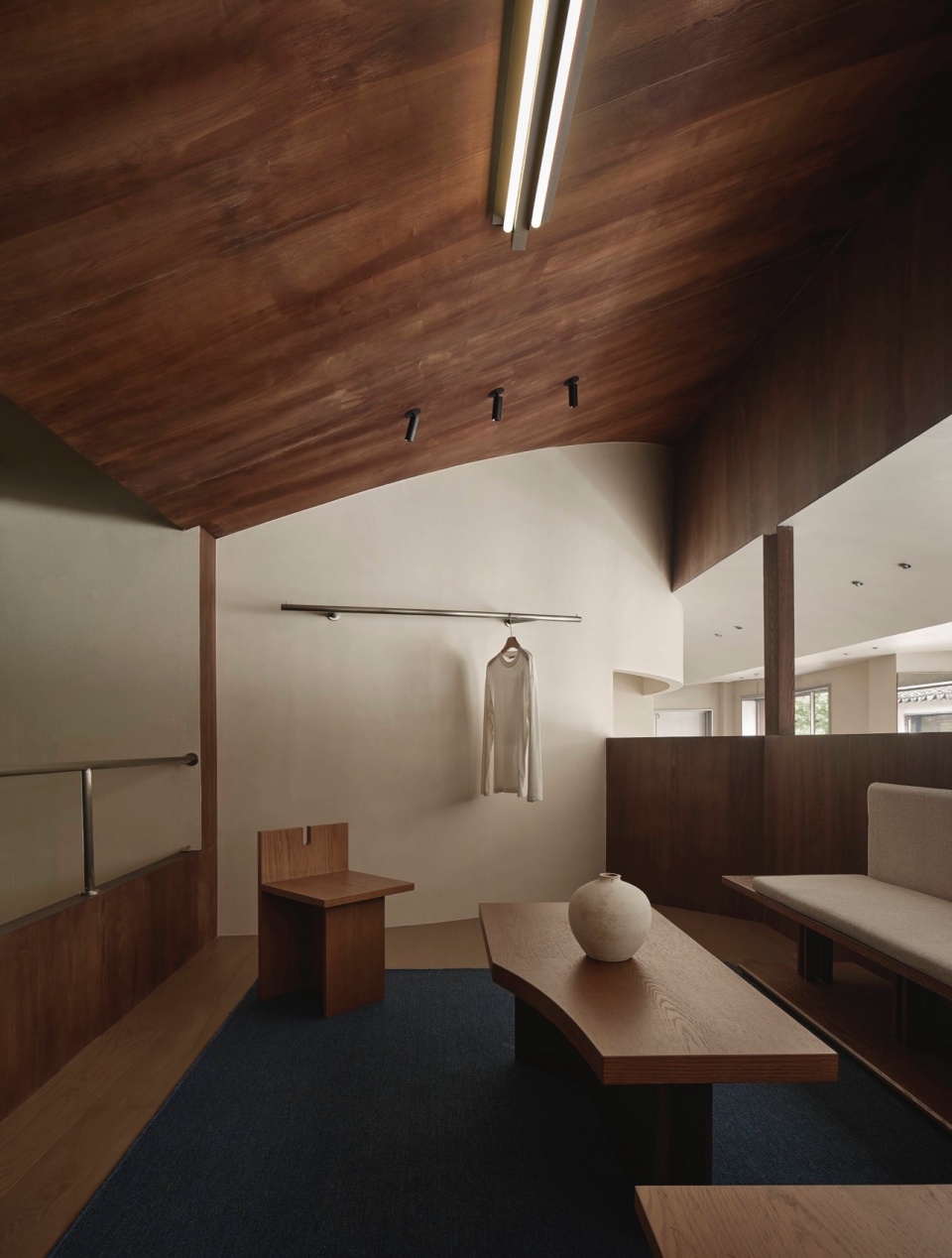 木盒子内部布景01Wooden box interior 01©Howie moment boutique store
