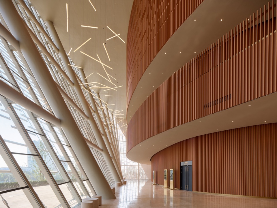 PES Nanchang main hall bamboo clad foyer and custom lighting installation 主剧场竹覆面 前厅 定制照明装置 Virgile