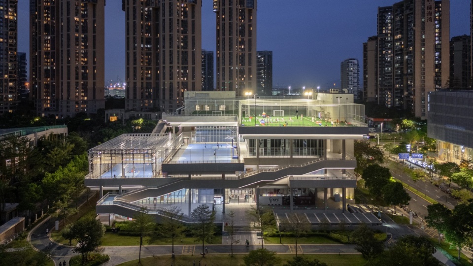公园侧夜景半鸟瞰 @张超 shekou cultural and sports park