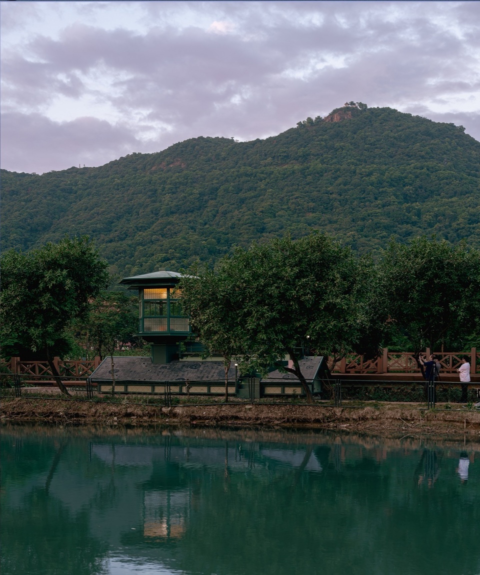 山海禅灯Lighthouse of Nature©Yumeng Zhu 1