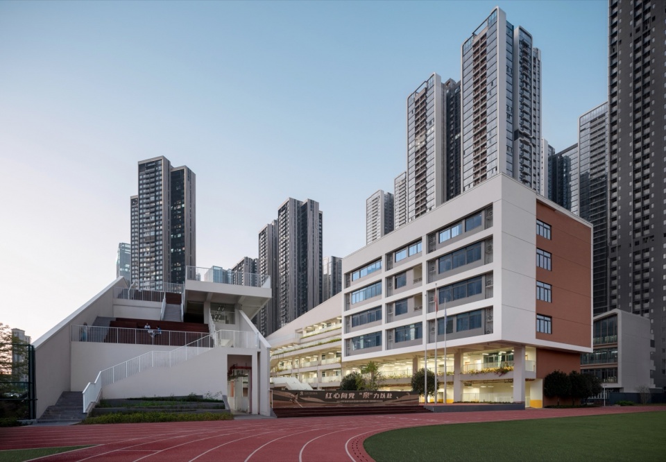 操场视角 shenzhen longhua district qingquan foreign language junior school