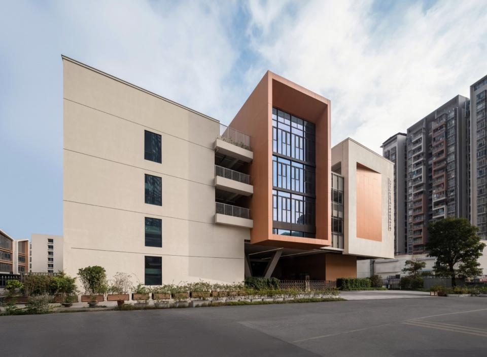 校园入口 shenzhen longhua district qingquan foreign language junior school