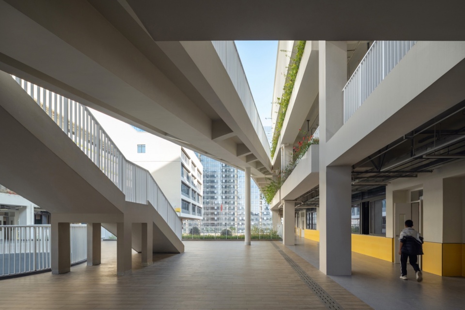 校园走廊 shenzhen longhua district qingquan foreign language junior school