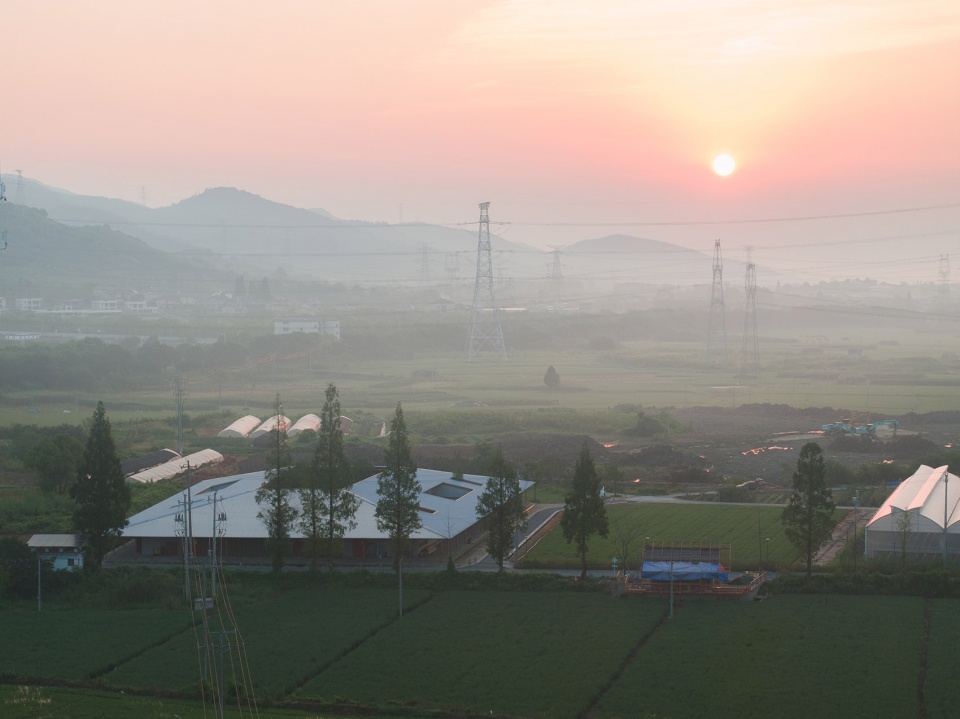 hangzhou digital farm operation center by studio dali architects