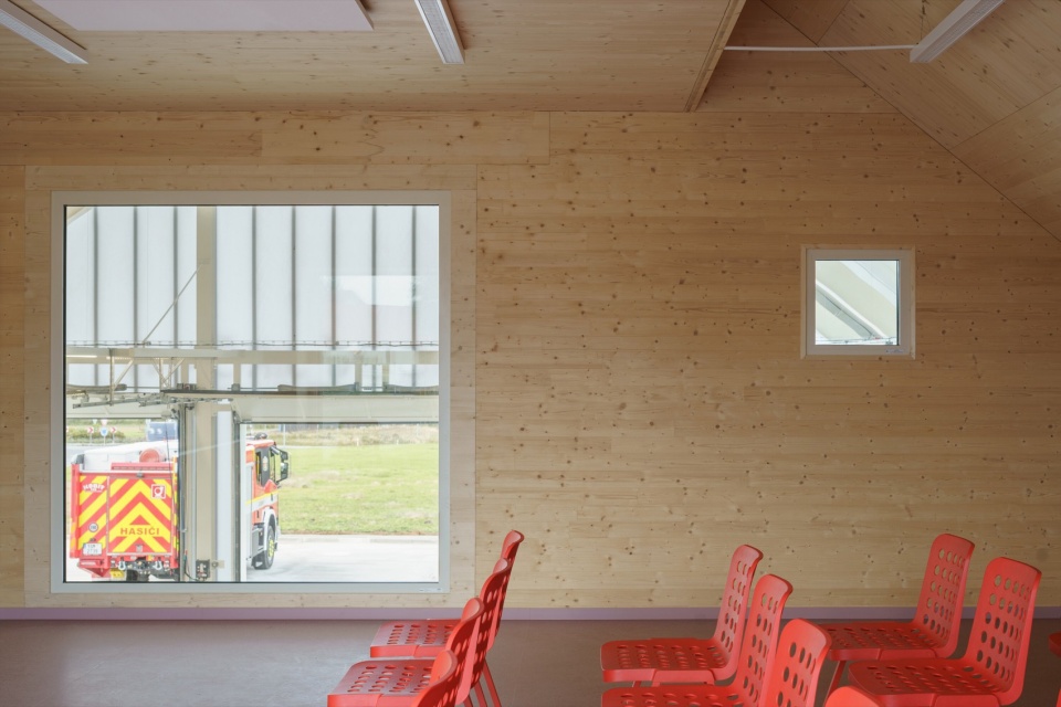 jircany fire station SOA architekti