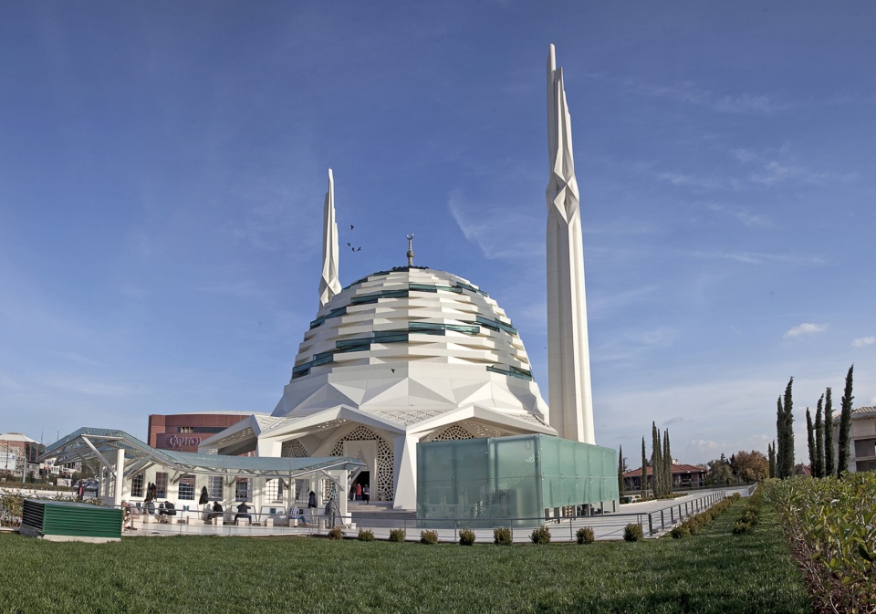 Marmara University Faculty of Theology Mosque and Culture Center by Hassa Architecture Engineering Co