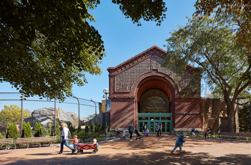 Pepper Family Wildlife Center At Lincoln Park Zoo by Goettsch Partners