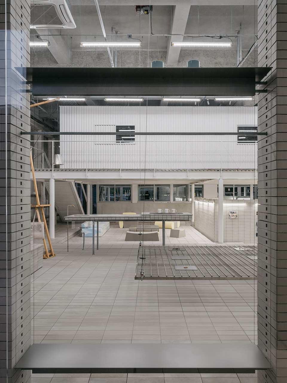 huncustom factory by oaoa studio