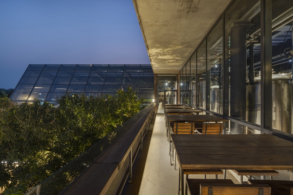 zero 40 by 23 degrees design shift