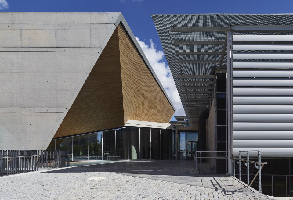 TED Ankara College Performing Arts Center by Uygur Architects